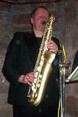 Tenor_GR.JPG (71551 bytes)